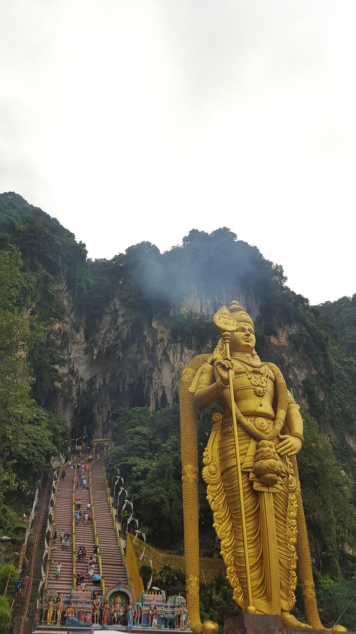 神秘莫测的黑风洞 黑风洞